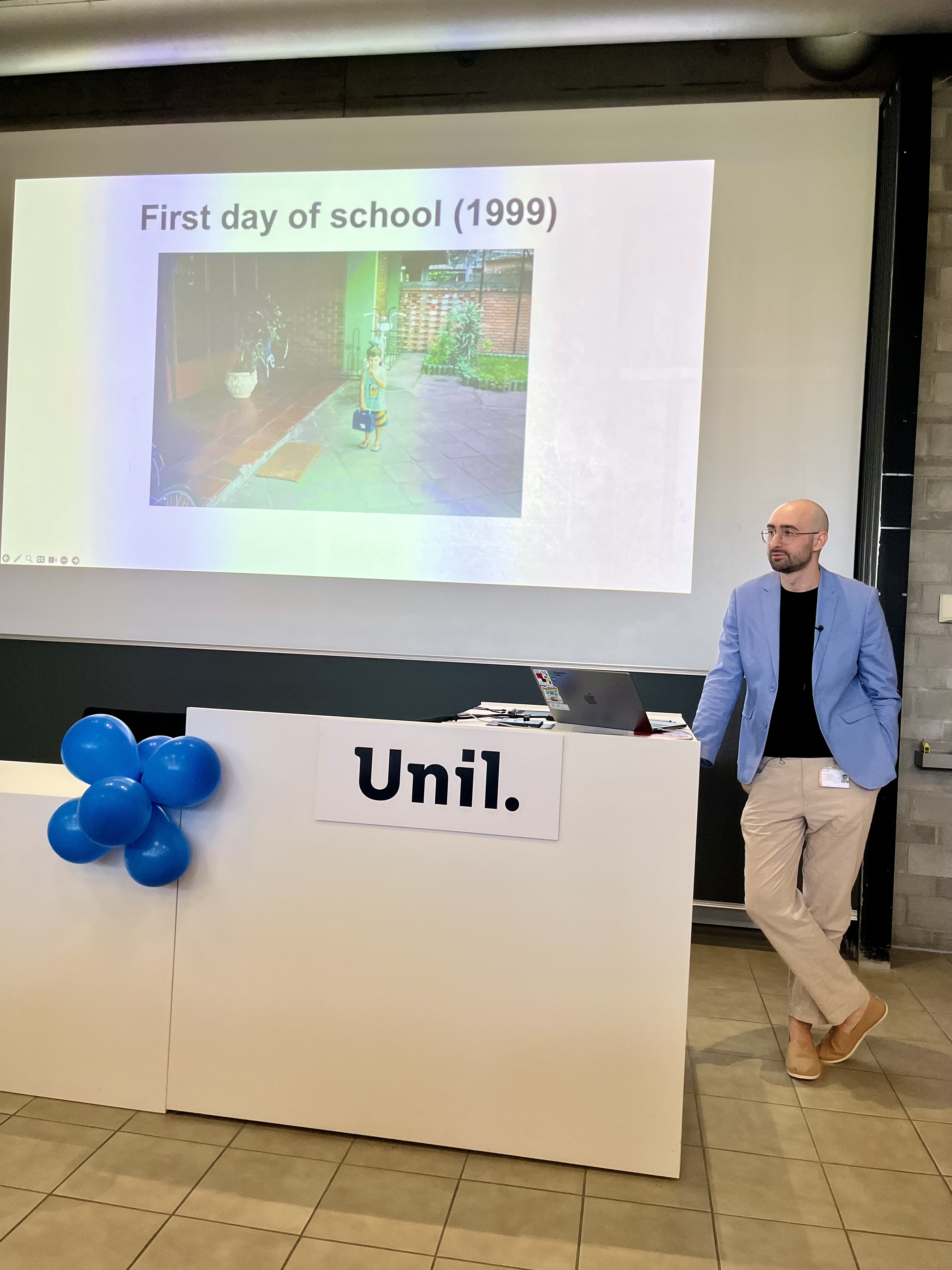 Vitor presenting his PhD thesis